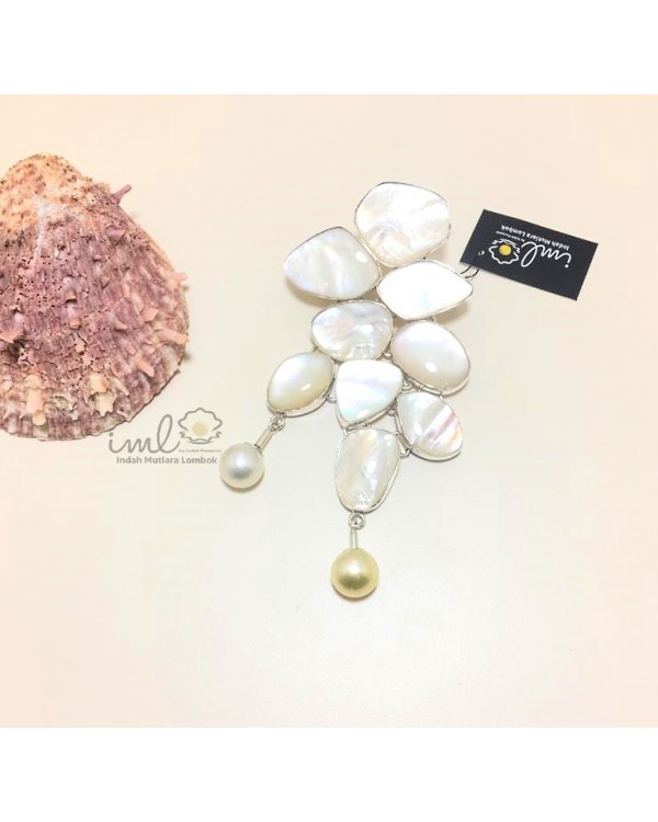 SHELL BROOCH & PENDANT